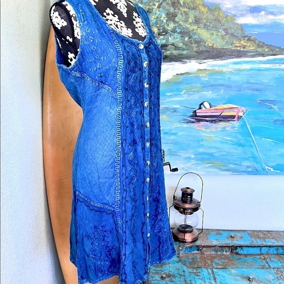 NWT,Zury Casual Dress, Beautiful Embroidery, Slimming Back-Tie, M/L - Picture 2 of 8